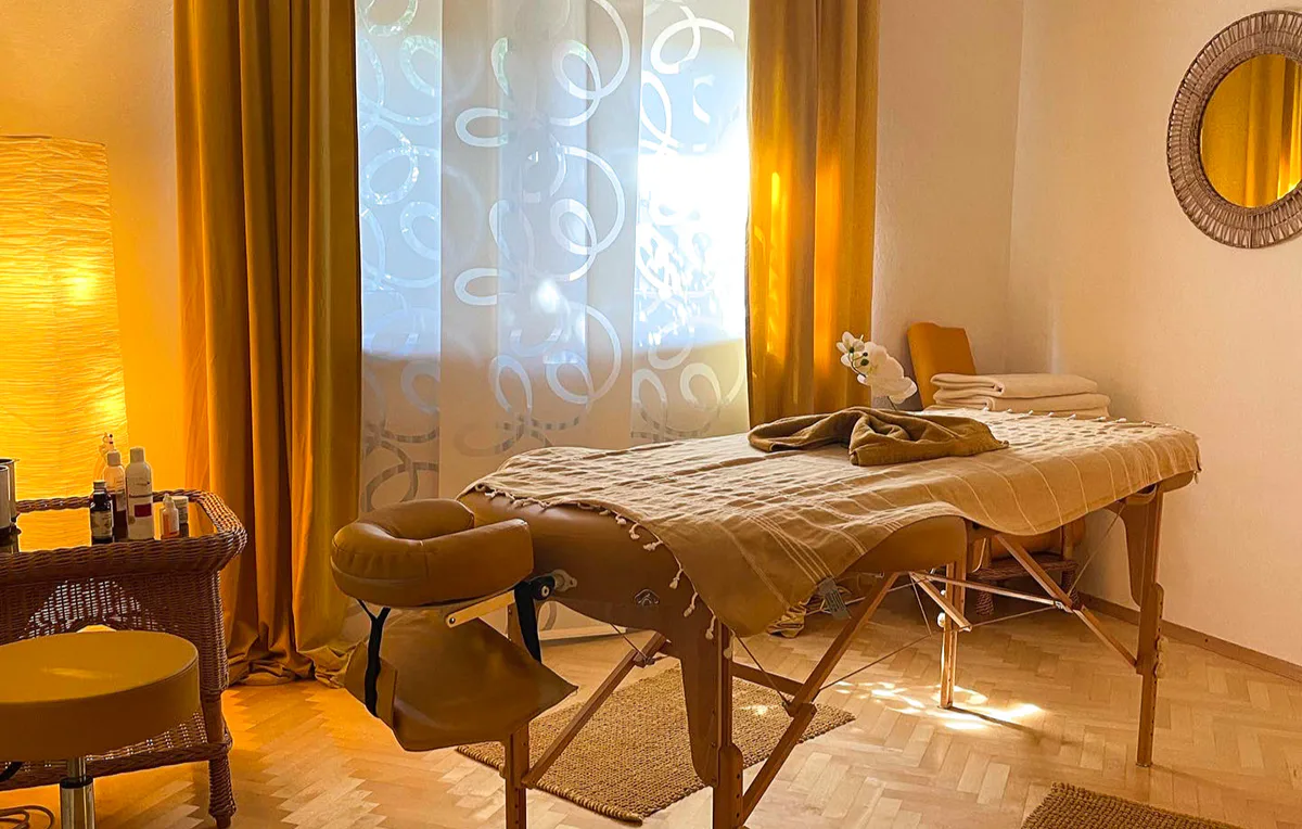 Hot Stone Massage St. Leon-Rot - 3