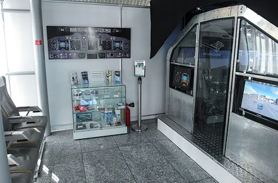 Boeing 737 Flugsimulator inkl. Tour am Frankfurter Flughafen - 7
