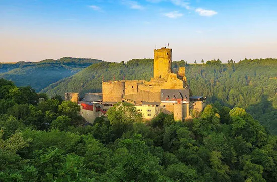Mosel-Kurzurlaub auf der Burg für 2 - 8