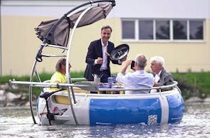 Elektroboot fahren & Grillparty Graz