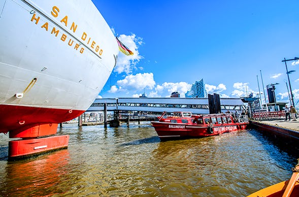 Hamburg Hafenrundfahrt mit Cap San Diego