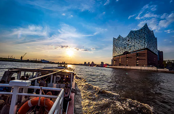 Hamburg Hafenrundfahrt (1,5 Stunden)