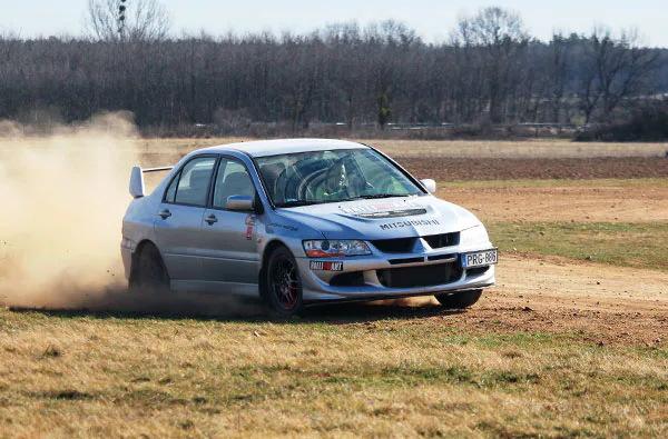 Mitsubishi fahren Ungarn (5 Rdn.)