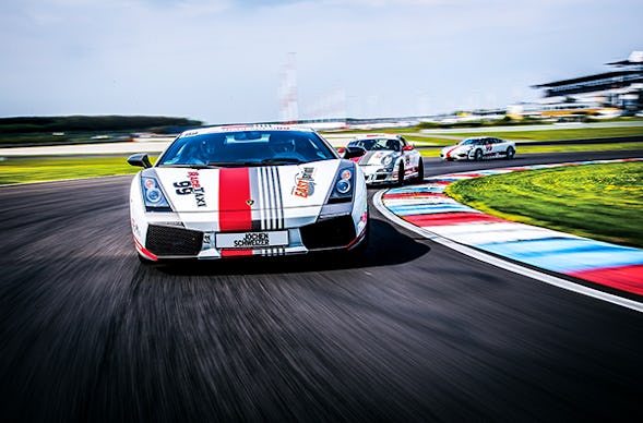 Rennwagen selber fahren (4 Autos, je 2 Runden)