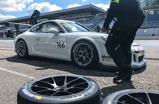 Porsche GT3 CS Race-Taxi beim NLS-Rennen am Nürburgring - 7