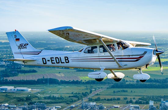 Cessna Rundflug & Candle Light Dinner Hamburg für 2