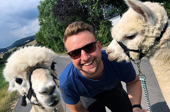 Außergewöhnlich Übernachten mit Alpakawanderung in Heilbad Heiligenstadt für 2