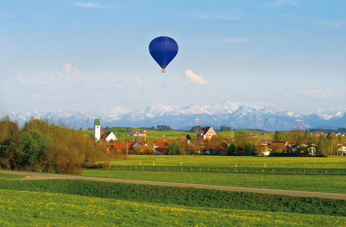 Alpenüberquerung im Heißluftballon Oy-Mittelberg - 1