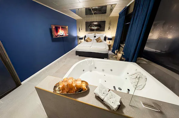 Außergewöhnlich Übernachten im Erotik-Apartment Goldene Versuchung Vlotho für 2 (1 Nacht)
