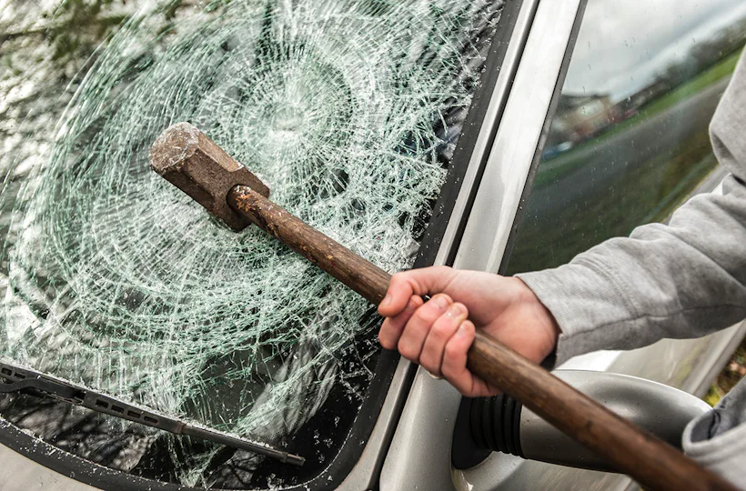 Auto zertrümmern für bis zu 5 Personen