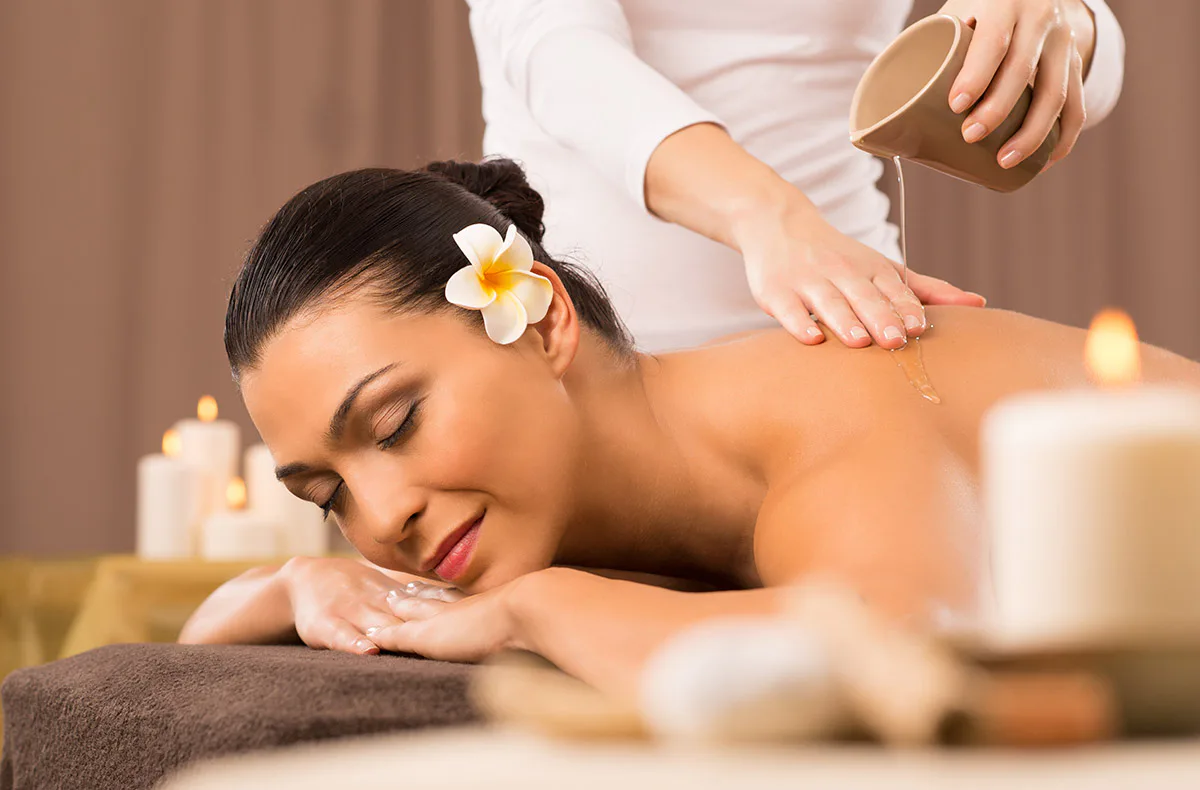 Ayurveda Massage Deluxe mit Fussmassage - 1