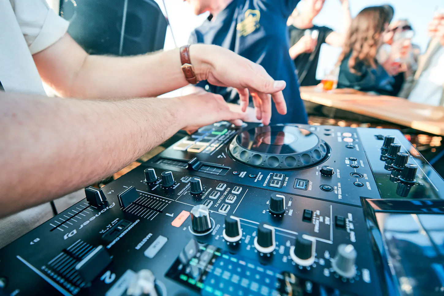 DJ im Ballon - Party auf 1000 Metern (14 Personen) - 2