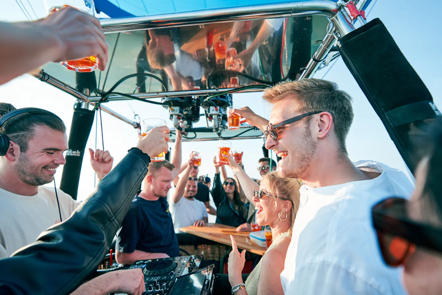 DJ im Ballon - Party auf 1000 Metern (14 Personen) - 1