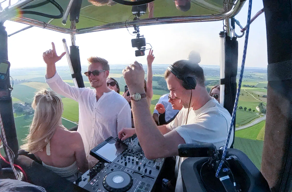DJ im Ballon - Party auf 1000 Metern (14 Personen) - 7