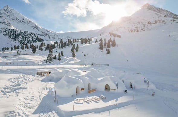 Iglu-Übernachtung mit Kinoerlebnis für 2 (1 Nacht)