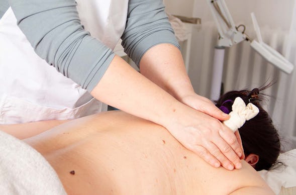 Kräuterstempelmassage Pfyn