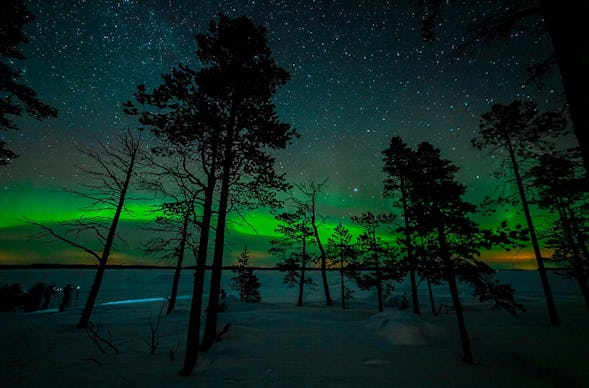Polarlichterfahrt am See in Inari für 2 (5 Nächte)