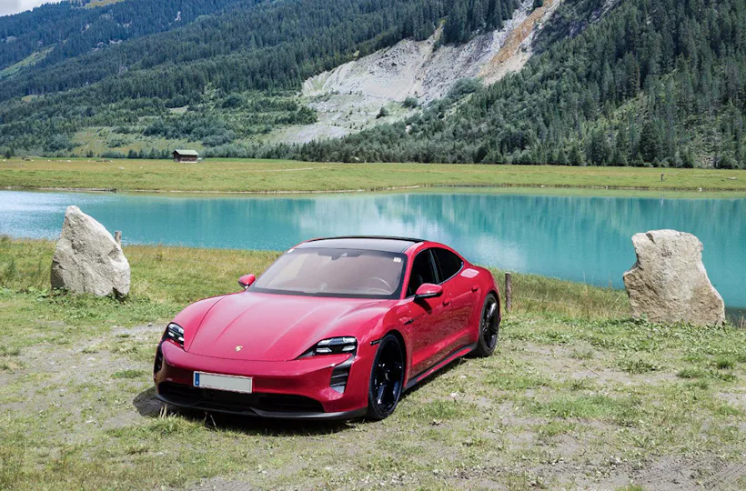 Porsche Taycan mieten Mayrhofen