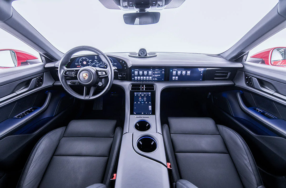 Porsche Taycan mieten Mayrhofen - 3