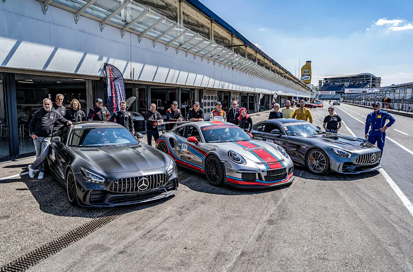 Renntaxi-Duo: Mercedes AMG GT-S vs. Porsche 911 GT3