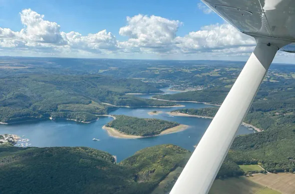 Rundflug im Ultraleichtflugzeug Würselen (30 Min.)