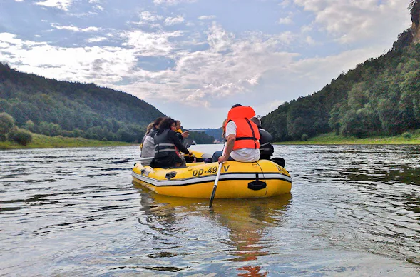 Schlauchboottour durch die Sächsische Schweiz