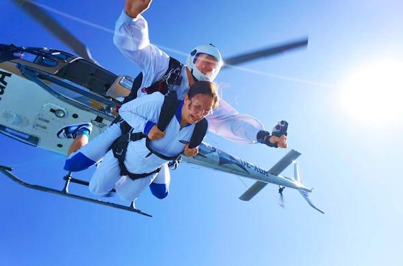 Tandemfallschirmsprung Mosbach aus Helikopter