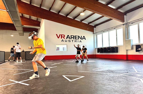 Virtual Reality Arena Pucking
