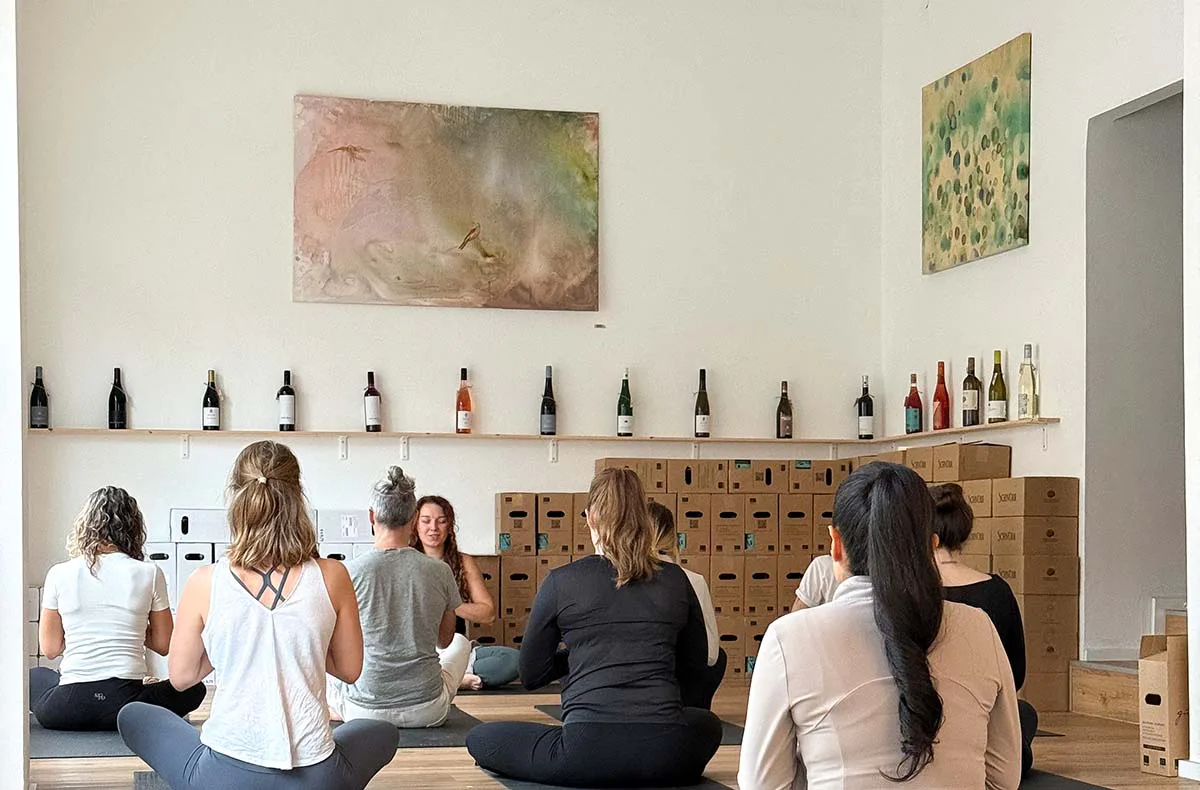Yoga, Paint & Wine Frankfurt am Main(Nordend) - 1