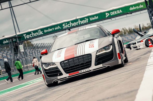 Young Driver im Audi R8 (4 Rd.)